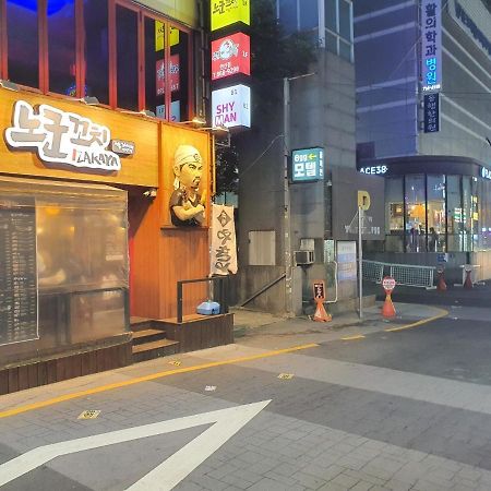 Egg Motel Busan Exteriör bild